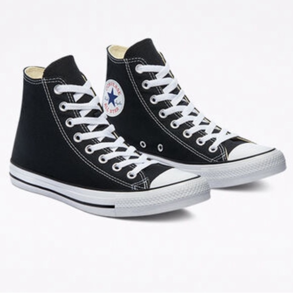 Converse Shoes - Black high top converse